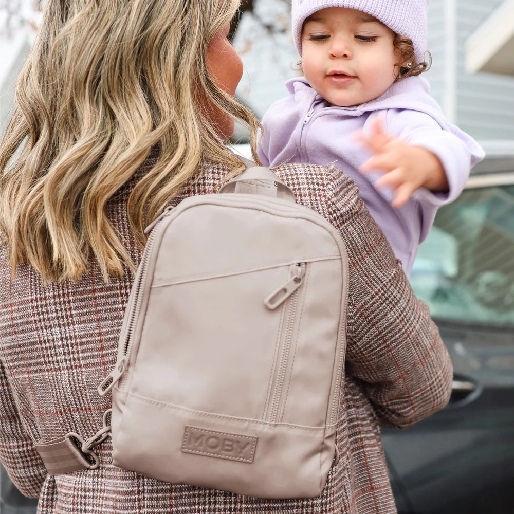 Lightweight Compact Cross-Body Bag with Adjustable Strap Water-Resistant Machine Washable Travel Essentials Organizer with