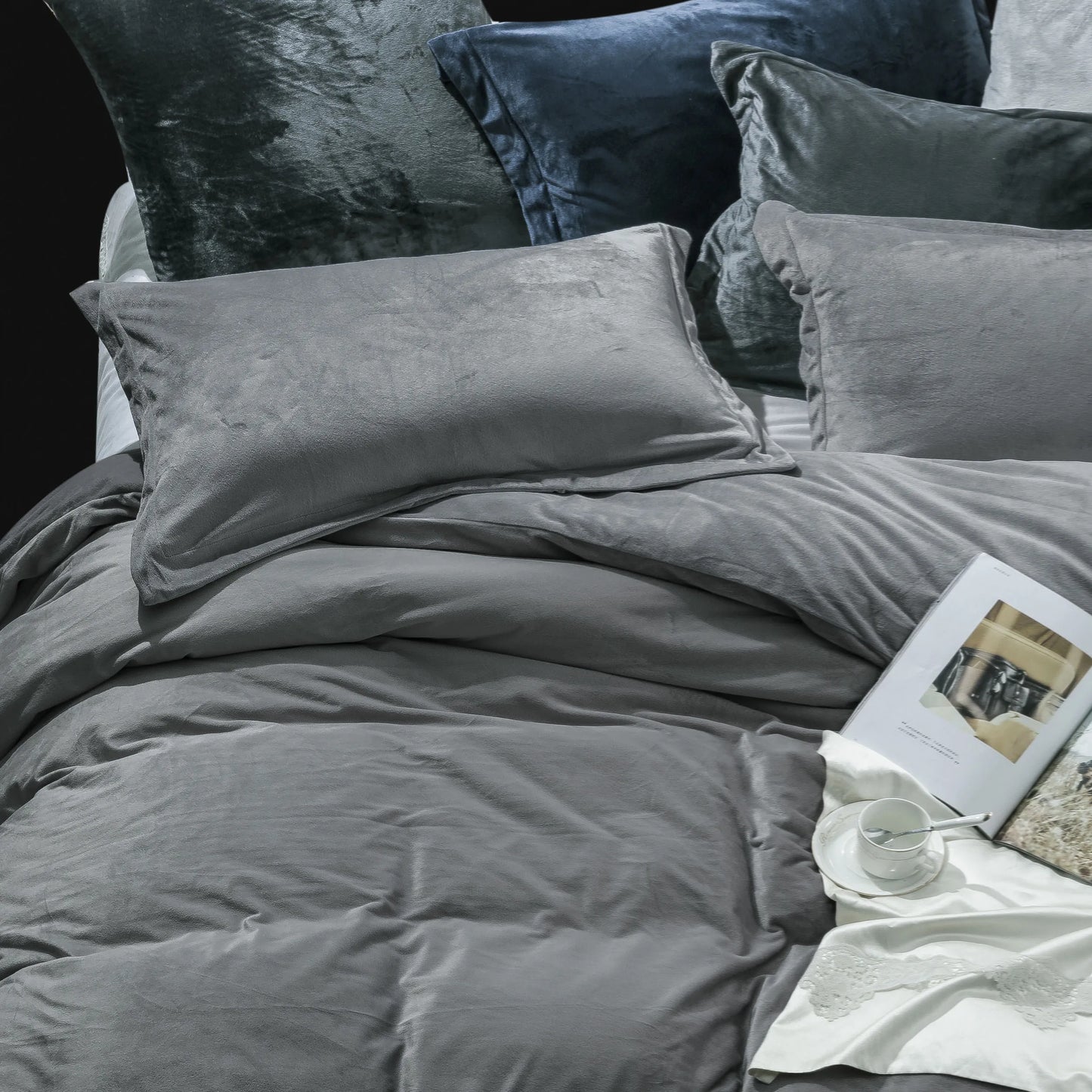 NTBAY Velvet Duvet Cover Set 3 Piece With Zipper Closure