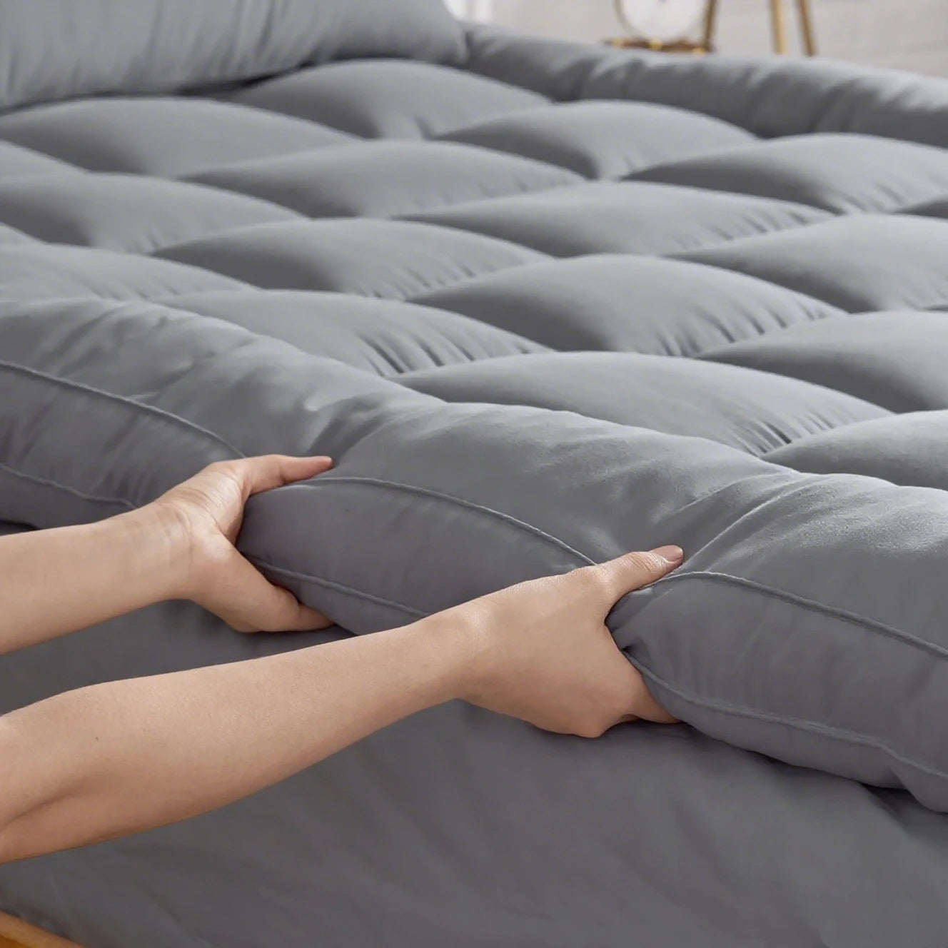 Queen Mattress Topper Extra Thick Cooling Pad 8 To 21 Inch Deep Pocket 1000 GSM