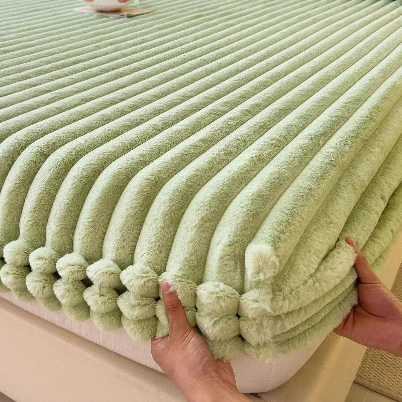 1pc Winter Warm Bed Sheet with Elastic Band Single/Queen/King Mattress Cover Thick Coral Fleece Fluffy Fitted Bed Sheets for Bed